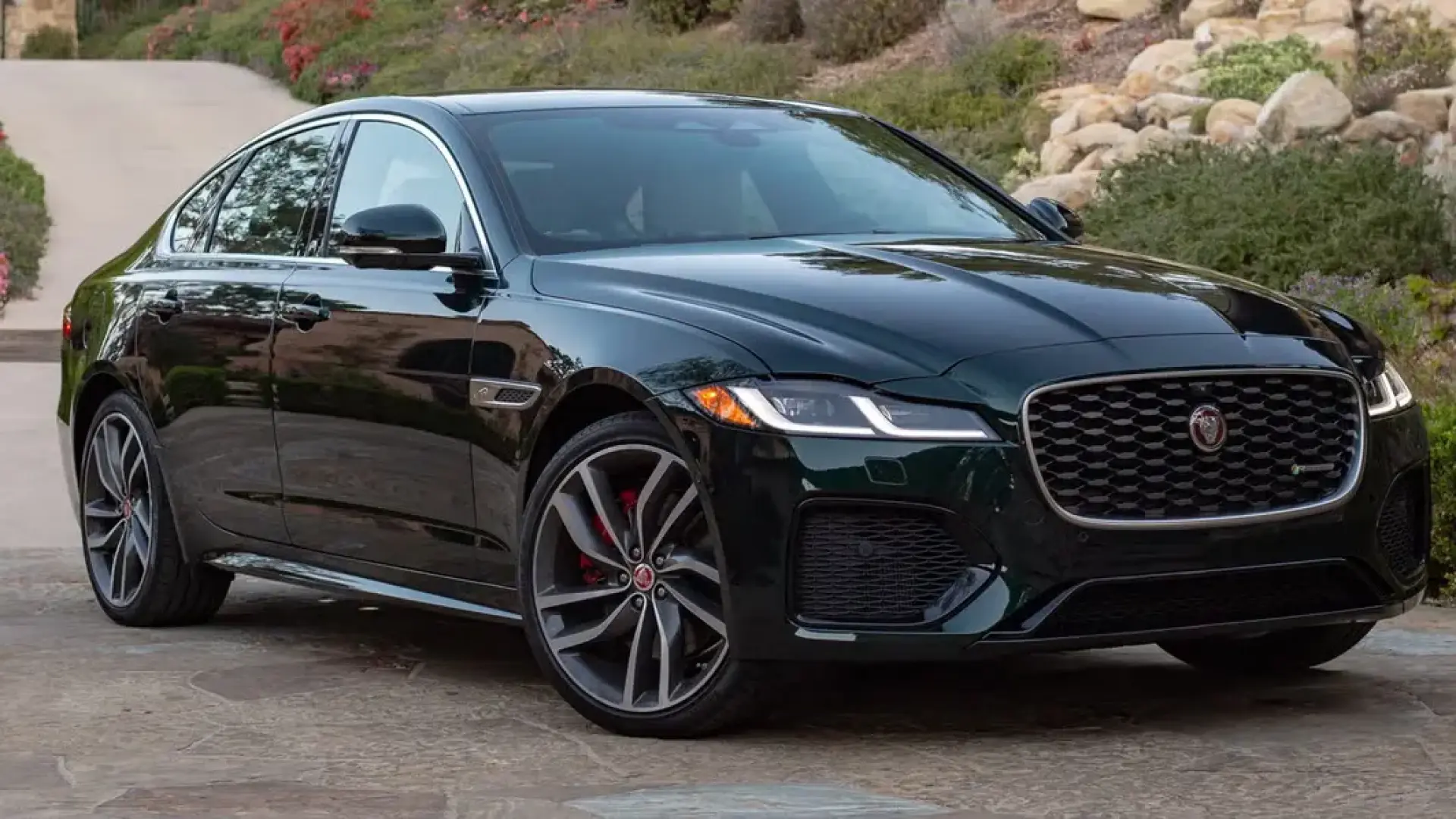Jaguar XF P300 R-Dynamic S AWD 2024