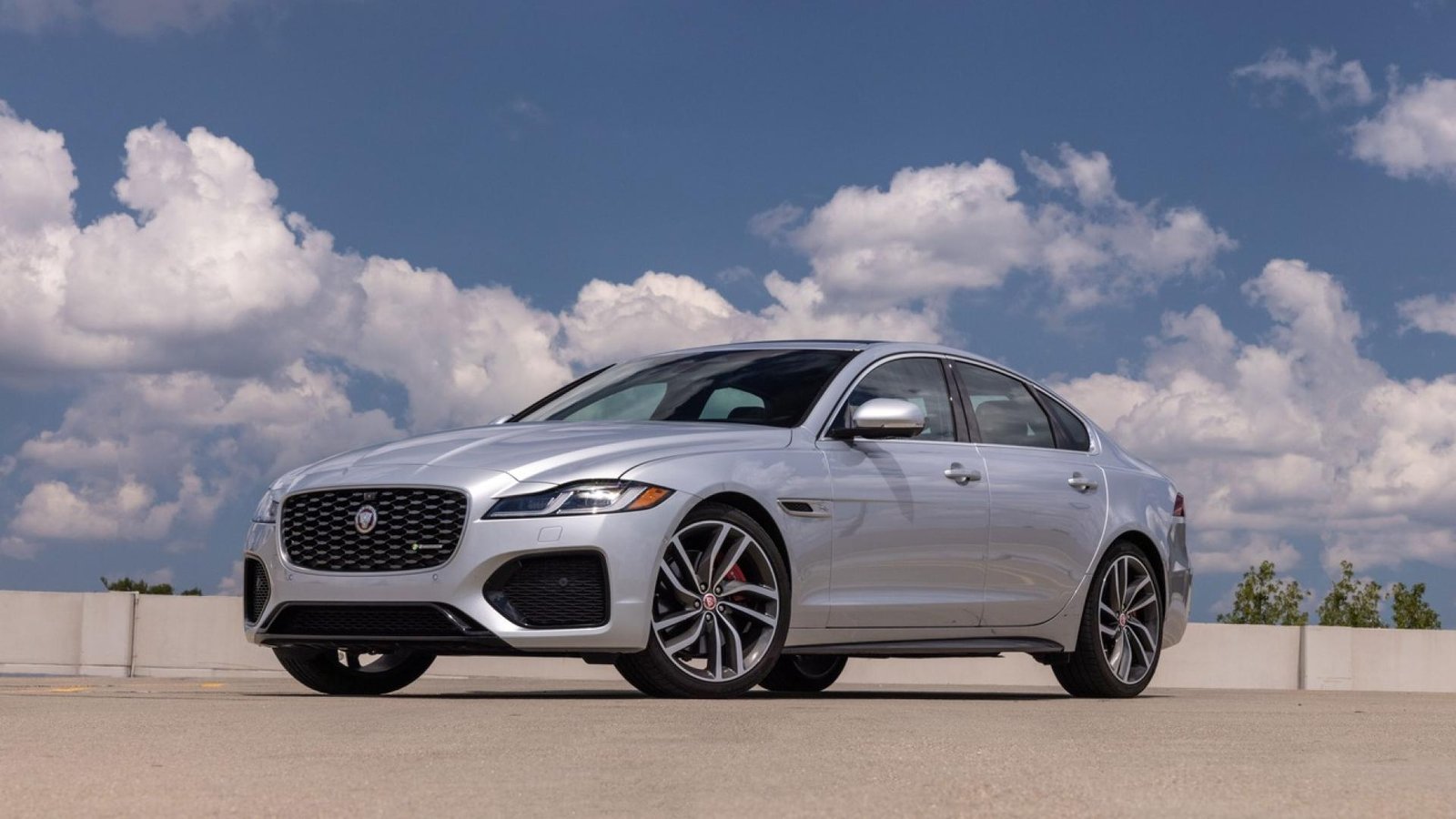 Jaguar XF P300 R-Dynamic S AWD 2024